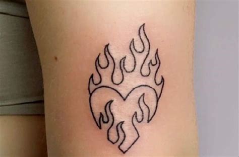 diseños tatuajes de fuego|Tatuajes de fuego (para MUJERES): 60 diseños。